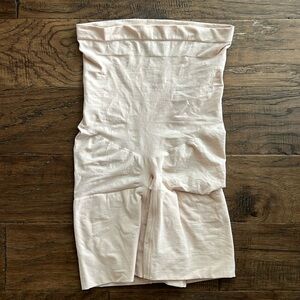 SPANX shapewear, size Large. Perfect condition. Smoke free home.